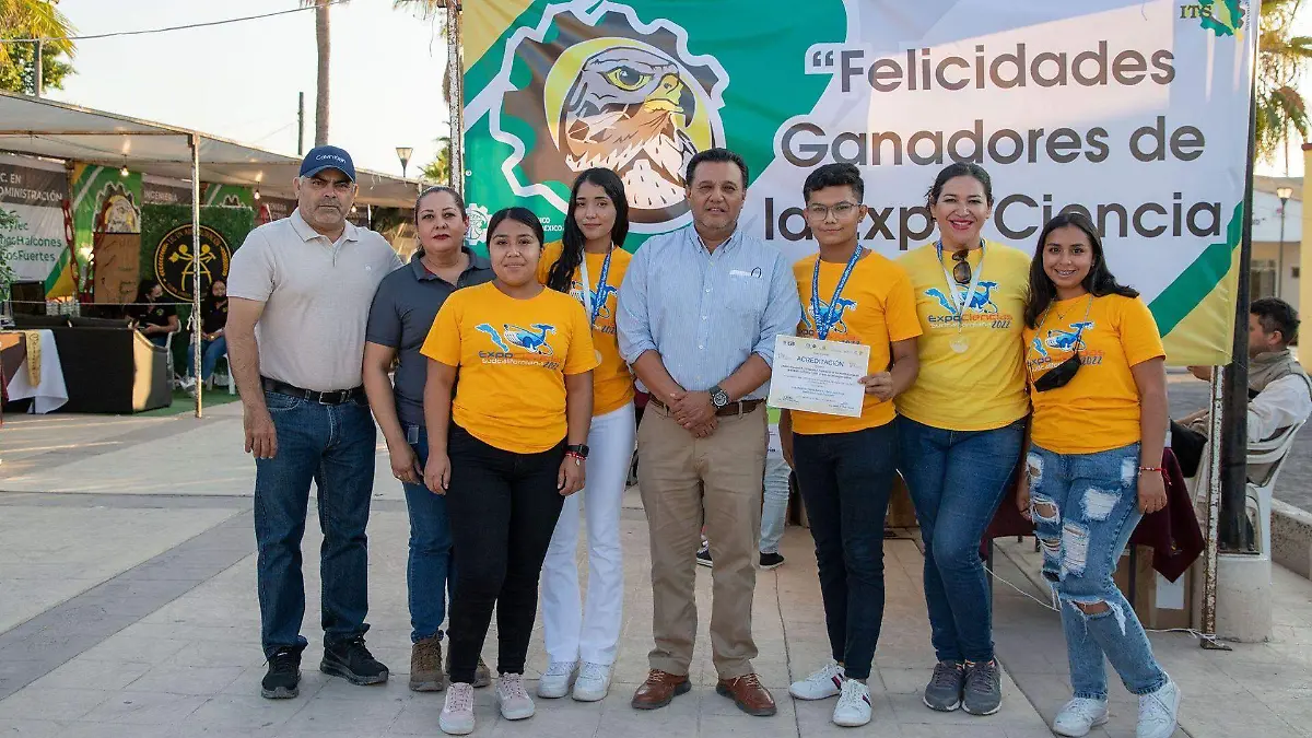 Estudiantes comondu van a nacional ciencias